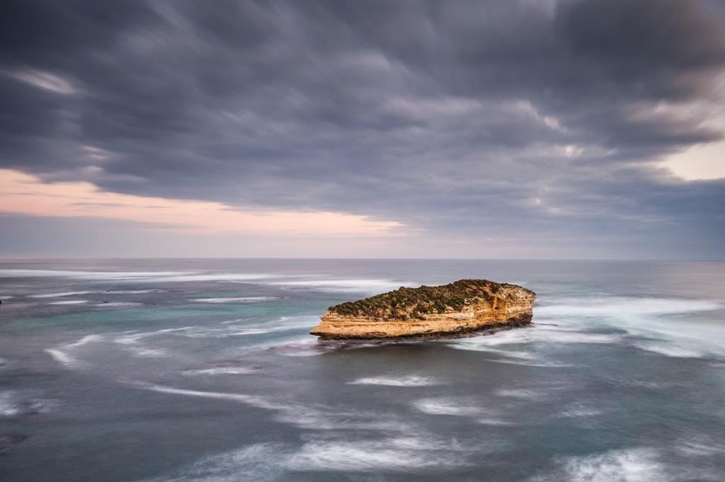 12 Apostles Accommodation Anchors Beach House With Sea Views ميناء كامبل الغرفة الصورة